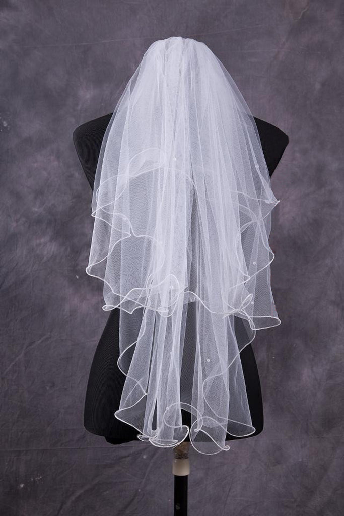 Two-Tier Finger-Tip Length Bridal Veils With Scalloped Edge