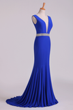 2024 Open Back Column Prom Dresses V Neck Dark Royal Blue Beaded Waistline Sweep Train