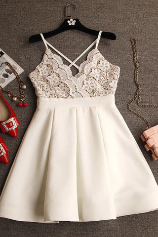 Delicate Spaghetti Straps Stain With Lace Appliques Homecoming Dresses