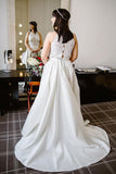 Charming Halter Satin Court Train Sleeveless Lace Wedding Dresses with Appliques