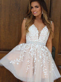 Homecoming Dresses Una A-Line/Princess V-Neck Tulle Applique Sleeveless Short/Mini Dresses